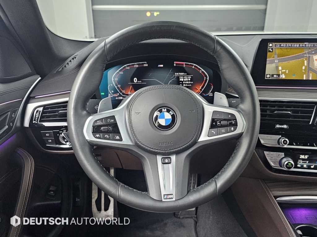 BMW 5시리즈 5시리즈 (G30) 520d xDrive M 스포츠 플러스 이미지 13