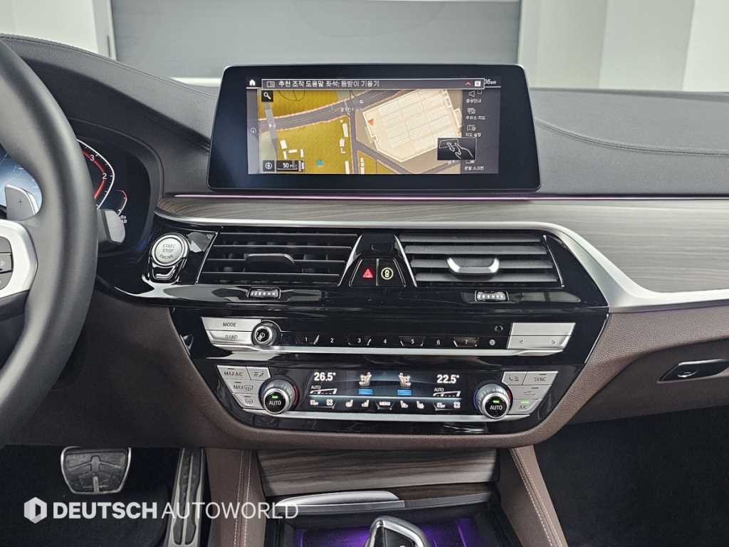 BMW 5시리즈 5시리즈 (G30) 520d xDrive M 스포츠 플러스 이미지 14