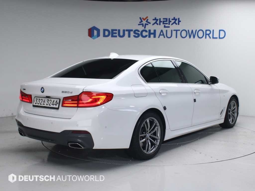 BMW 5시리즈 5시리즈 (G30) 520d xDrive M 스포츠 플러스 이미지 2