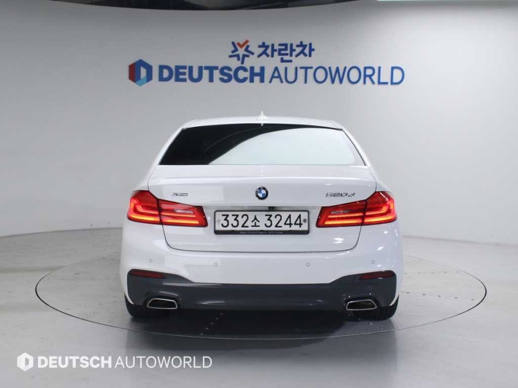 BMW 5시리즈 5시리즈 (G30) 520d xDrive M 스포츠 플러스 이미지 4