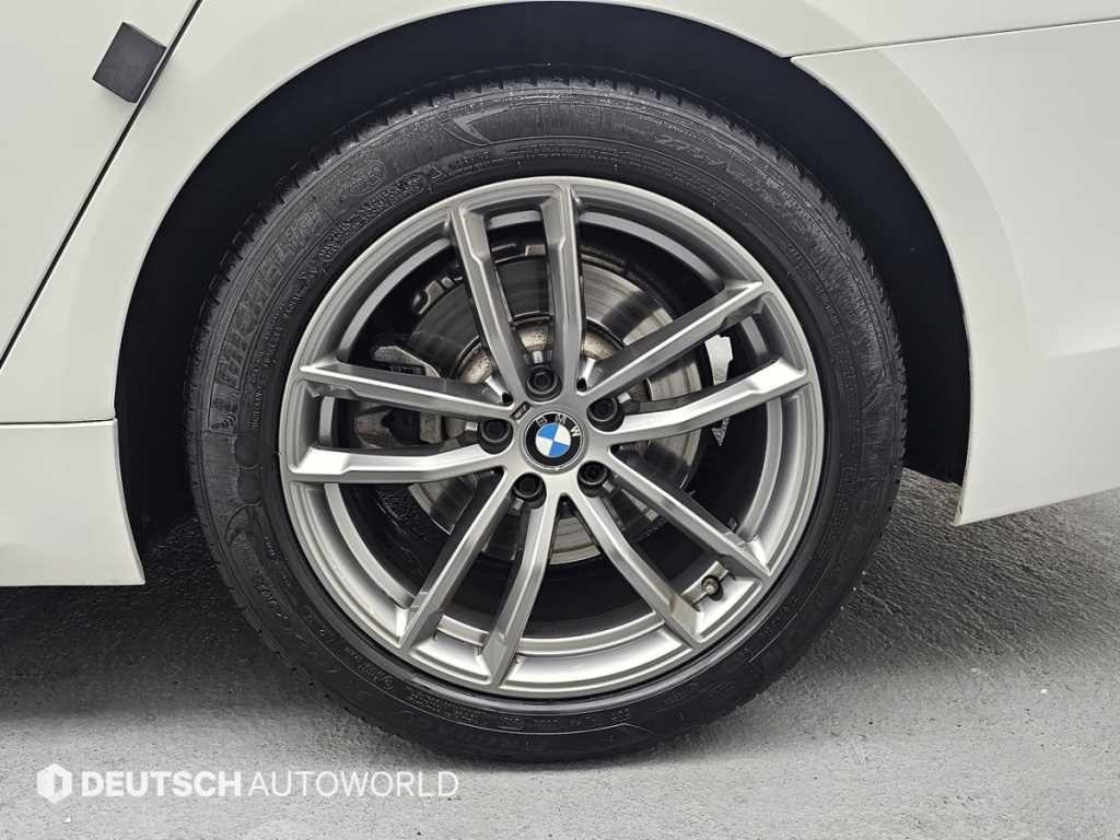 BMW 5시리즈 5시리즈 (G30) 520d xDrive M 스포츠 플러스 이미지 5