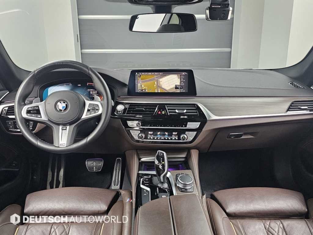 BMW 5시리즈 5시리즈 (G30) 520d xDrive M 스포츠 플러스 이미지 7