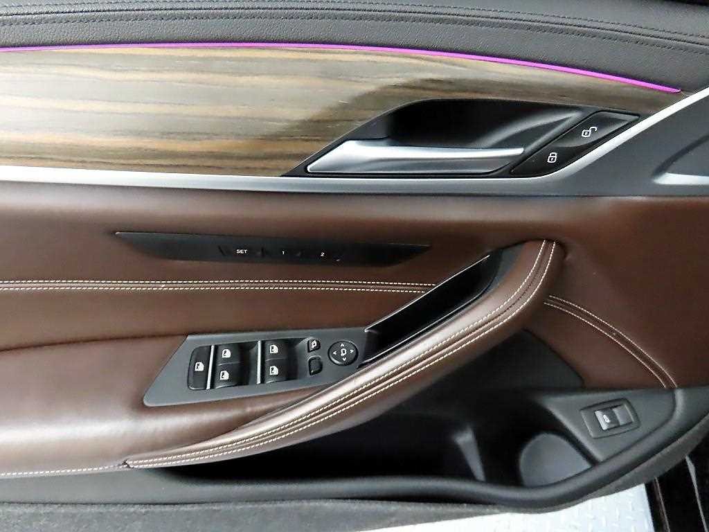 BMW 5시리즈 5시리즈 (G30) 530i xDrive 럭셔리 플러스 이미지 11