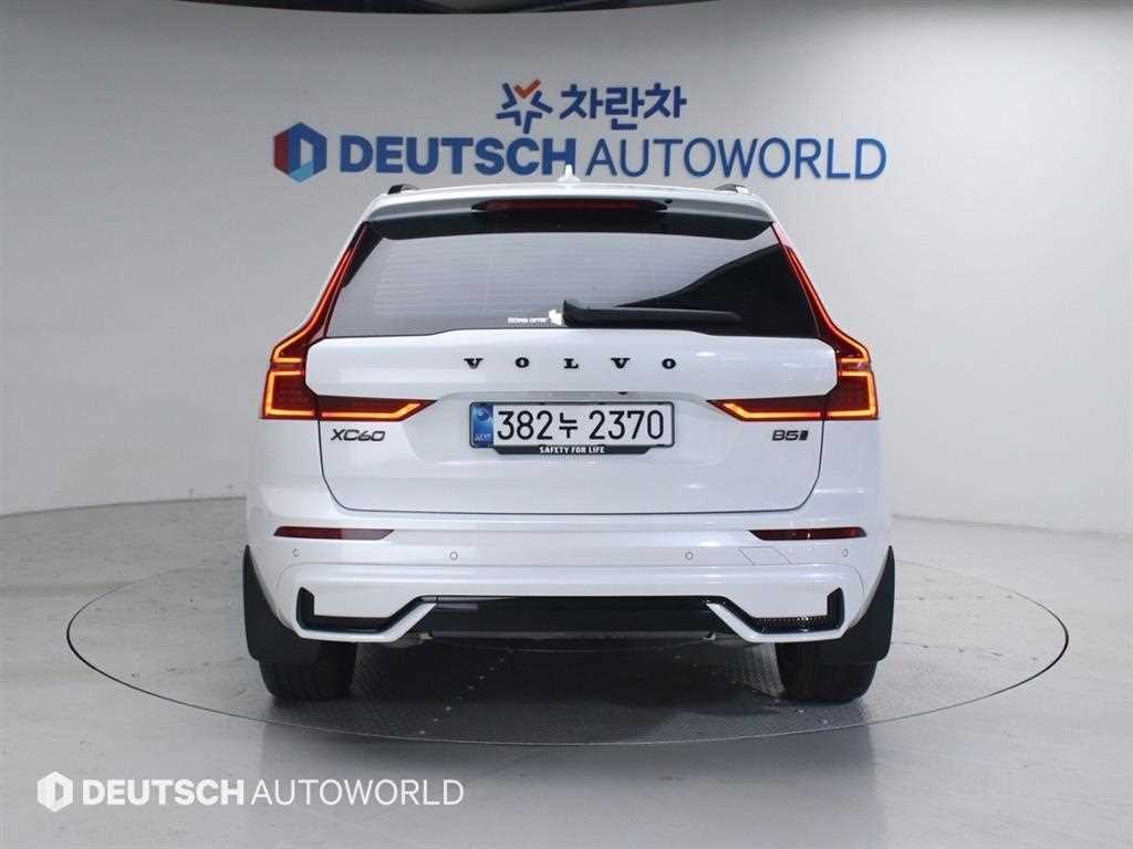 볼보 XC60 XC60(2세대) B5 AWD 울트라 브라이트 이미지 5