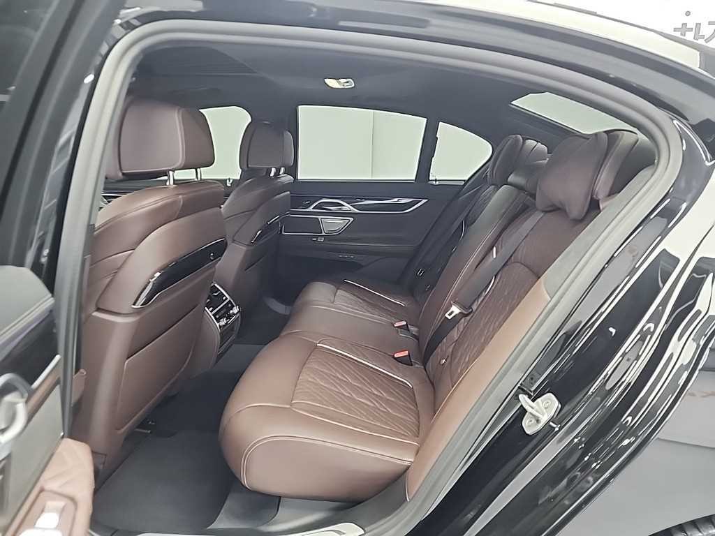 BMW 7시리즈 7시리즈 (G11) 740I M 스포츠 패키지 이미지 12