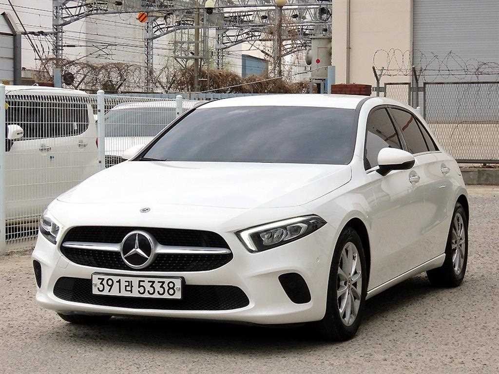 벤츠 A 클래스 A클래스 W177 A220 해치백 이미지 2