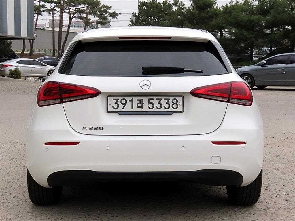 벤츠 A 클래스 A클래스 W177 A220 해치백 이미지 4