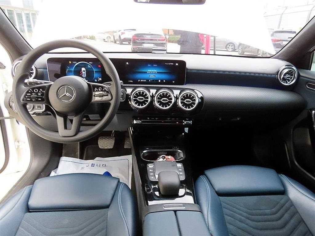 벤츠 A 클래스 A클래스 W177 A220 해치백 이미지 7