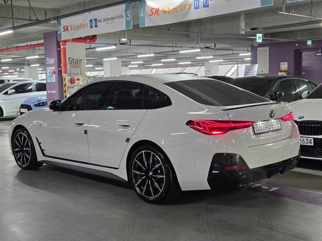 BMW 4시리즈 4시리즈 (G22) 420i 그란쿠페 M 스포츠 이미지 4