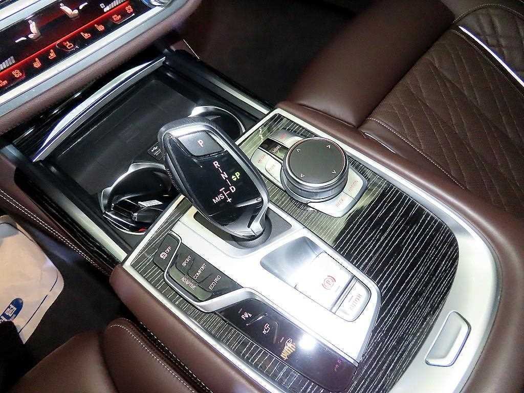 BMW 7시리즈 7시리즈 (G11) 740Li xDrive M SPORT 스포츠 이미지 12