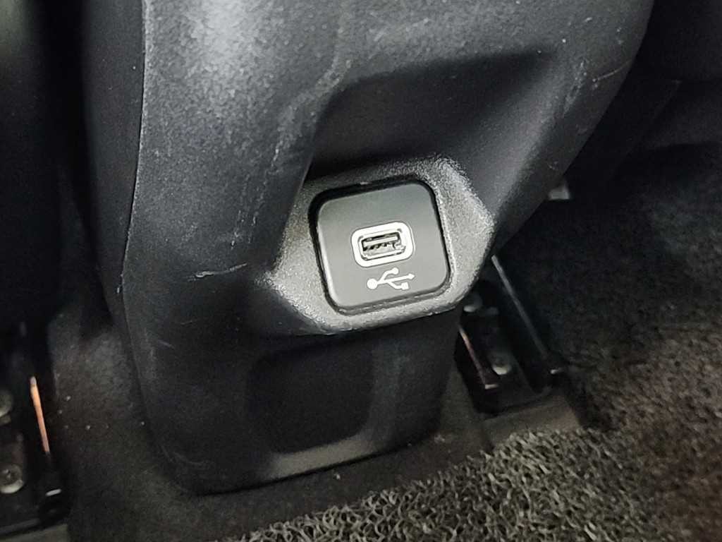 지프 레니게이드 2.0 디젤 리미티드 AWD 이미지 13