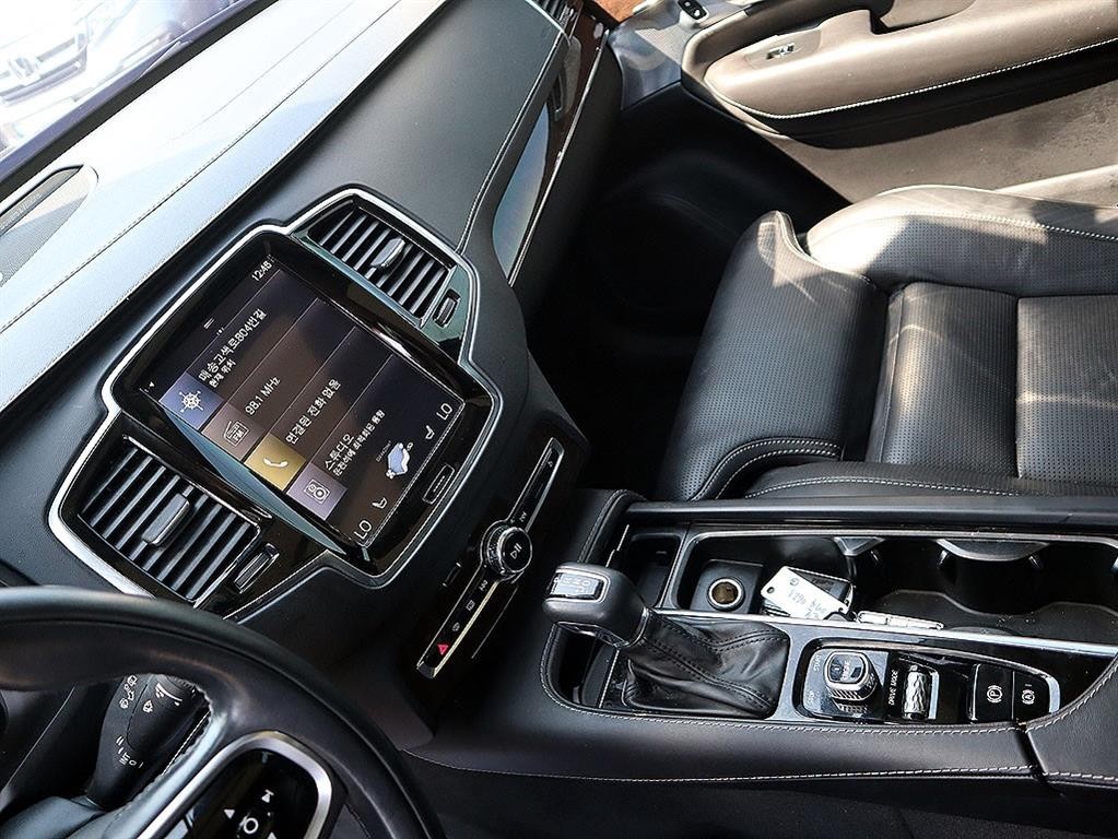 볼보 XC90 XC90 2세대 2.0 T6 AWD 인스크립션 이미지 10