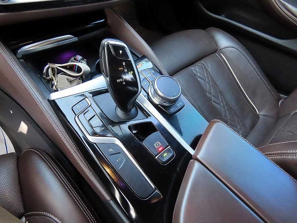 BMW 5시리즈 5시리즈 (G30) 530i M 스포츠 플러스 이미지 11