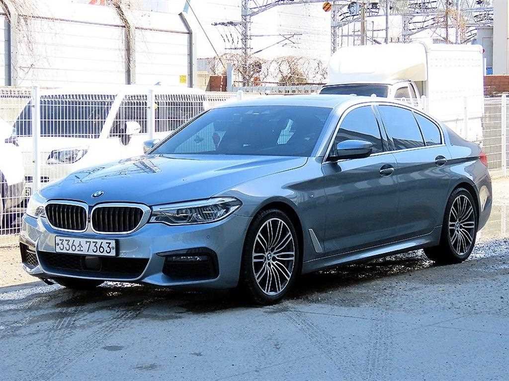 BMW 5시리즈 5시리즈 (G30) 530i M 스포츠 플러스 이미지 2