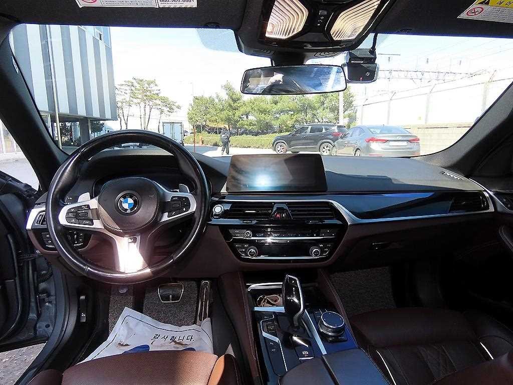 BMW 5시리즈 5시리즈 (G30) 530i M 스포츠 플러스 이미지 7