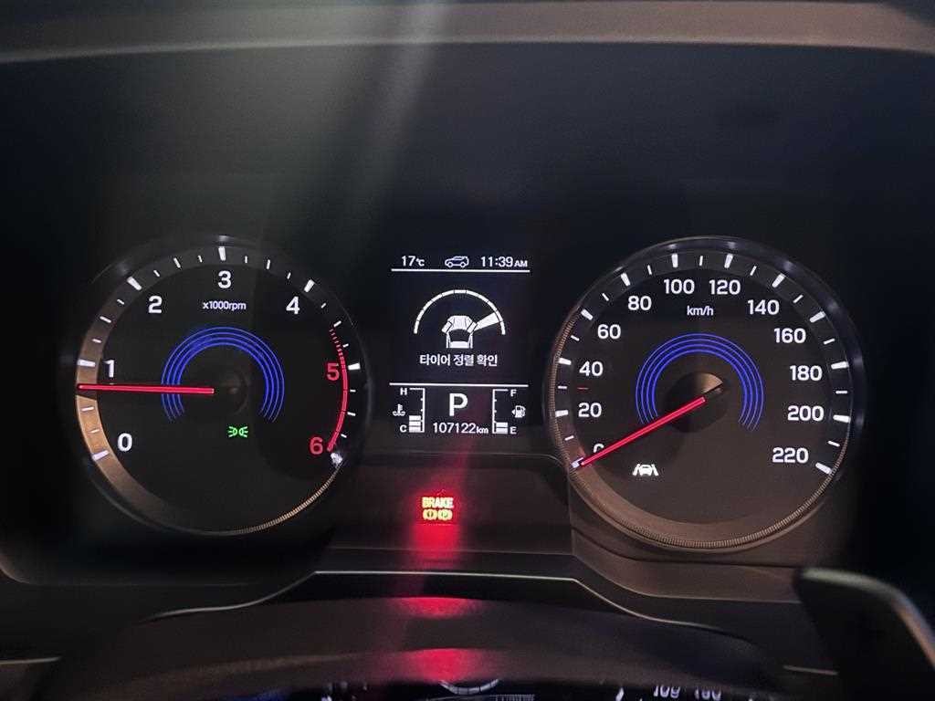 KG모빌리티(쌍용) 코란도 뷰티풀코란도 2WD 디젤 1.6 딜라이트 이미지 10