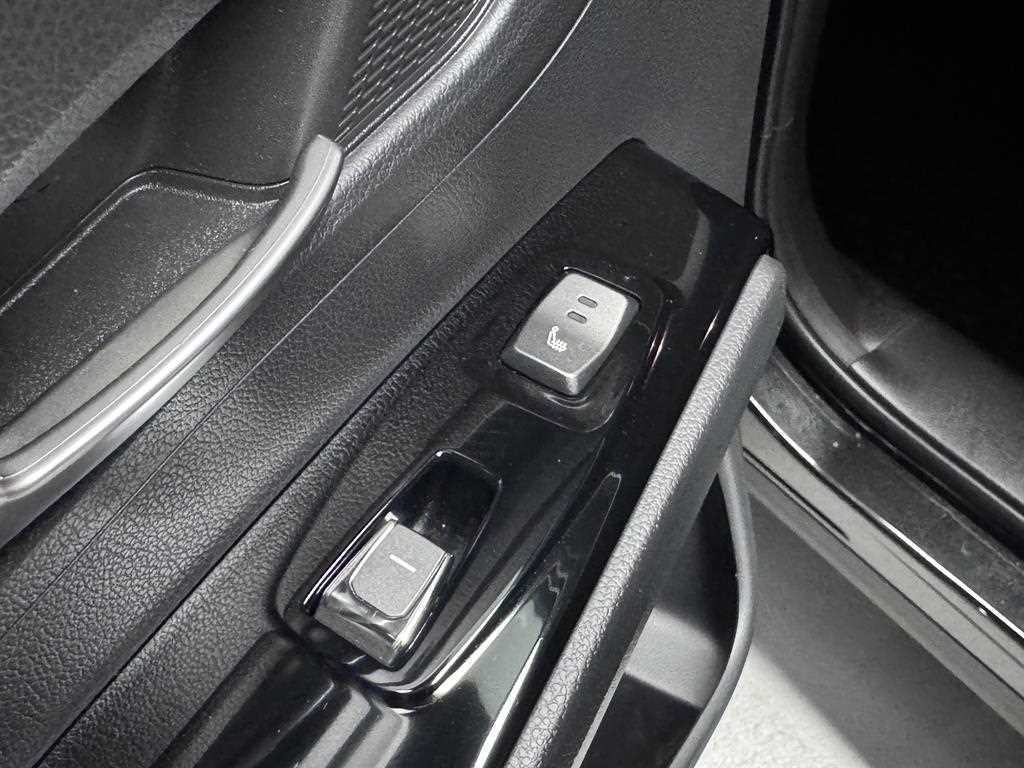KG모빌리티(쌍용) 코란도 뷰티풀코란도 2WD 디젤 1.6 딜라이트 이미지 17