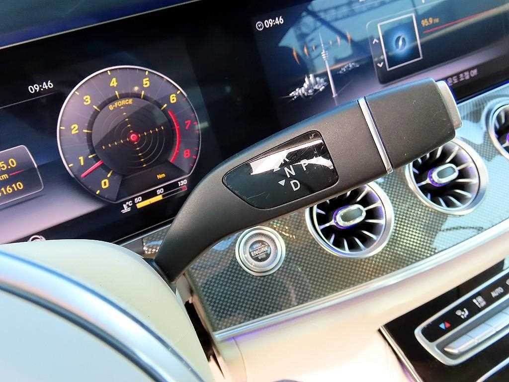벤츠 E 클래스 E-클래스 W213 E450 4MATIC 쿠페 이미지 11