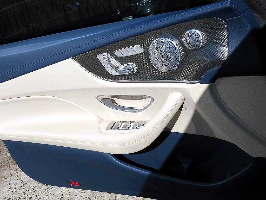 벤츠 E 클래스 E-클래스 W213 E450 4MATIC 쿠페 이미지 12