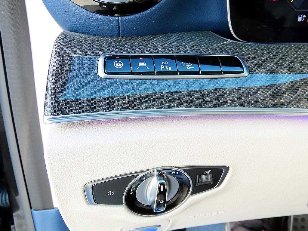 벤츠 E 클래스 E-클래스 W213 E450 4MATIC 쿠페 이미지 13