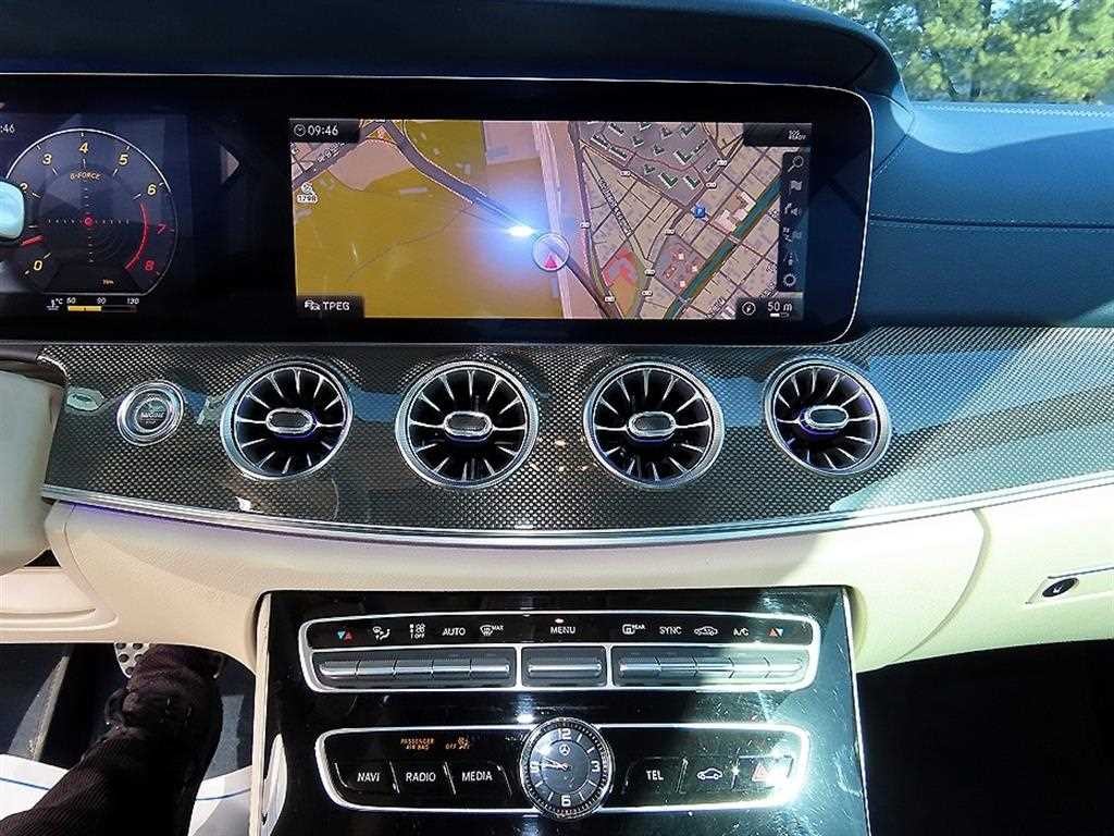 벤츠 E 클래스 E-클래스 W213 E450 4MATIC 쿠페 이미지 15