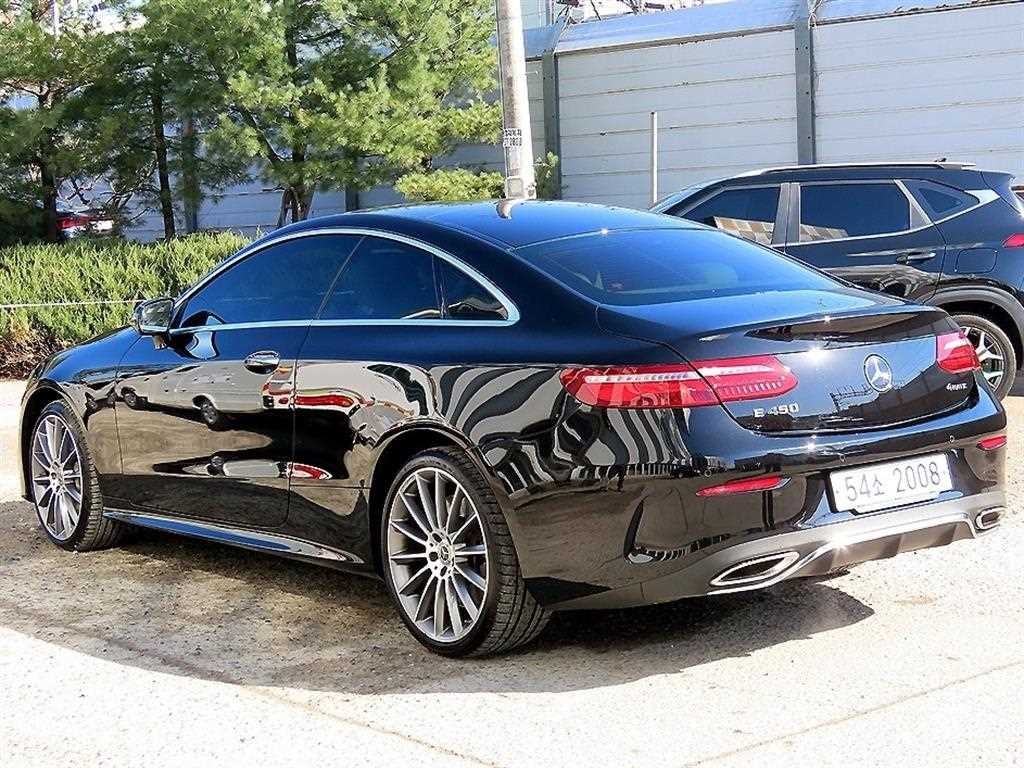 벤츠 E 클래스 E-클래스 W213 E450 4MATIC 쿠페 이미지 3