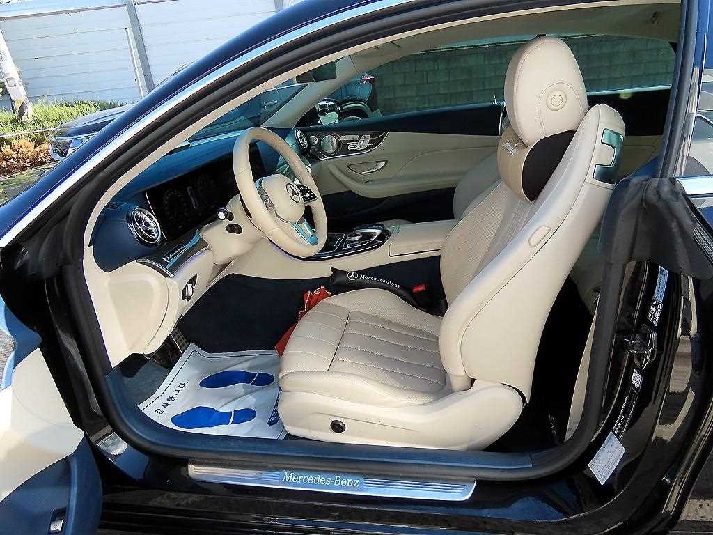벤츠 E 클래스 E-클래스 W213 E450 4MATIC 쿠페 이미지 5