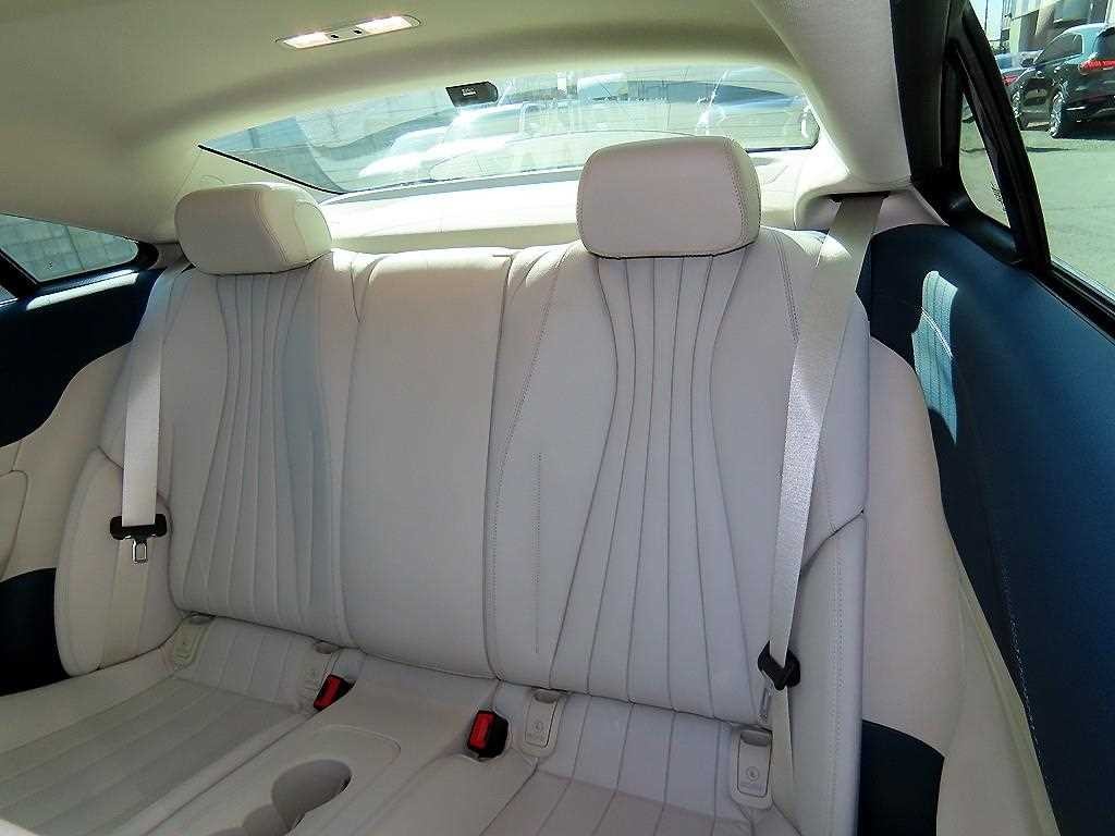 벤츠 E 클래스 E-클래스 W213 E450 4MATIC 쿠페 이미지 6
