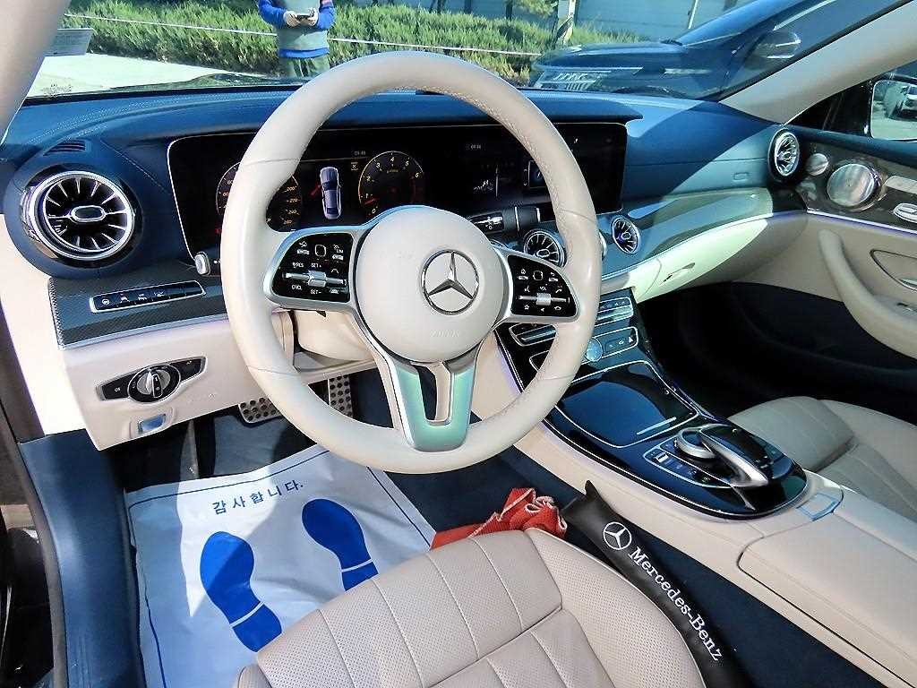 벤츠 E 클래스 E-클래스 W213 E450 4MATIC 쿠페 이미지 7