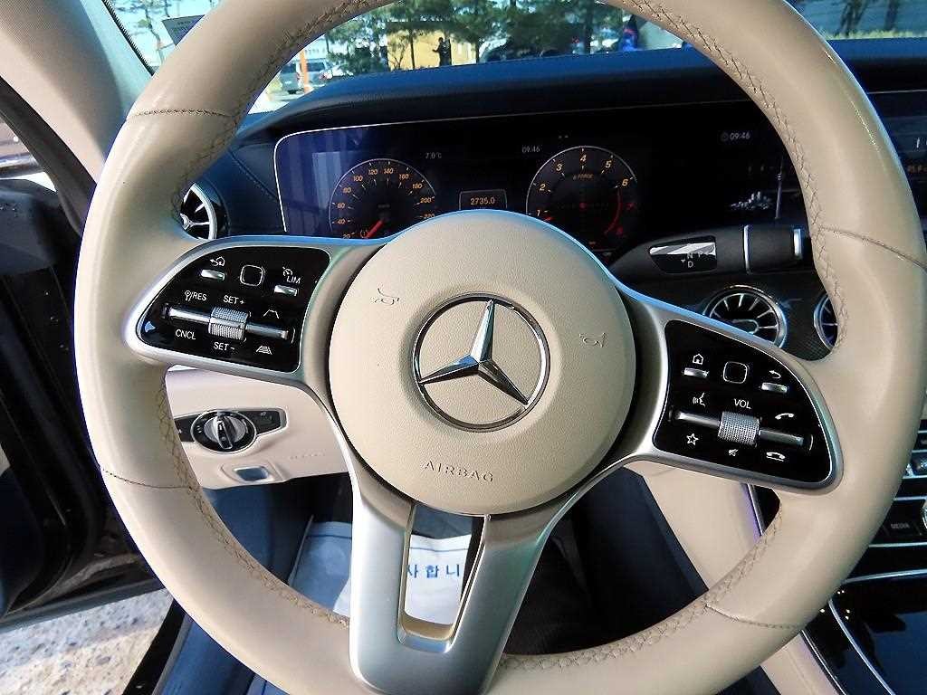 벤츠 E 클래스 E-클래스 W213 E450 4MATIC 쿠페 이미지 8