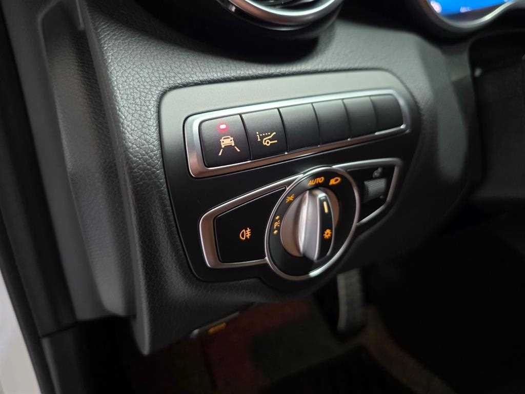 벤츠 C 클래스 C클래스 W205 C200 쿠페 이미지 10