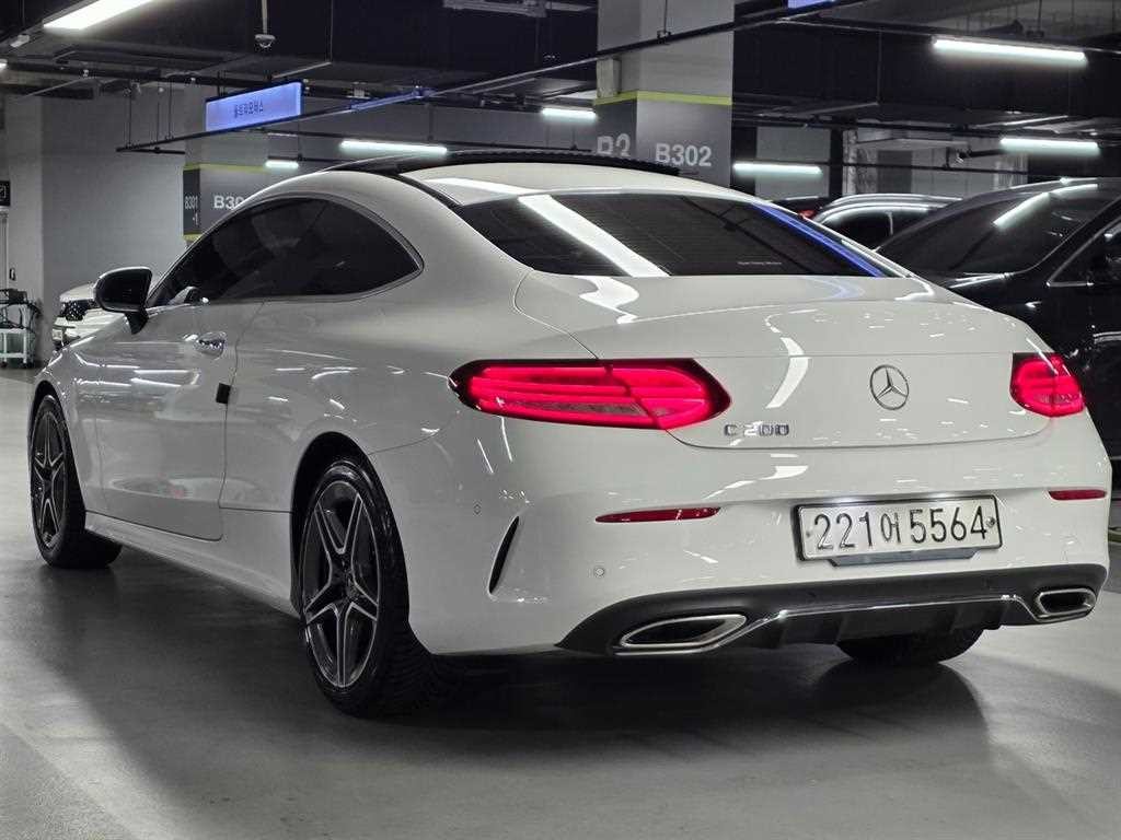 벤츠 C 클래스 C클래스 W205 C200 쿠페 이미지 5