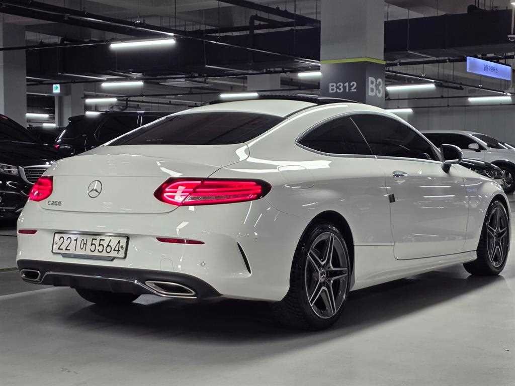 벤츠 C 클래스 C클래스 W205 C200 쿠페 이미지 6