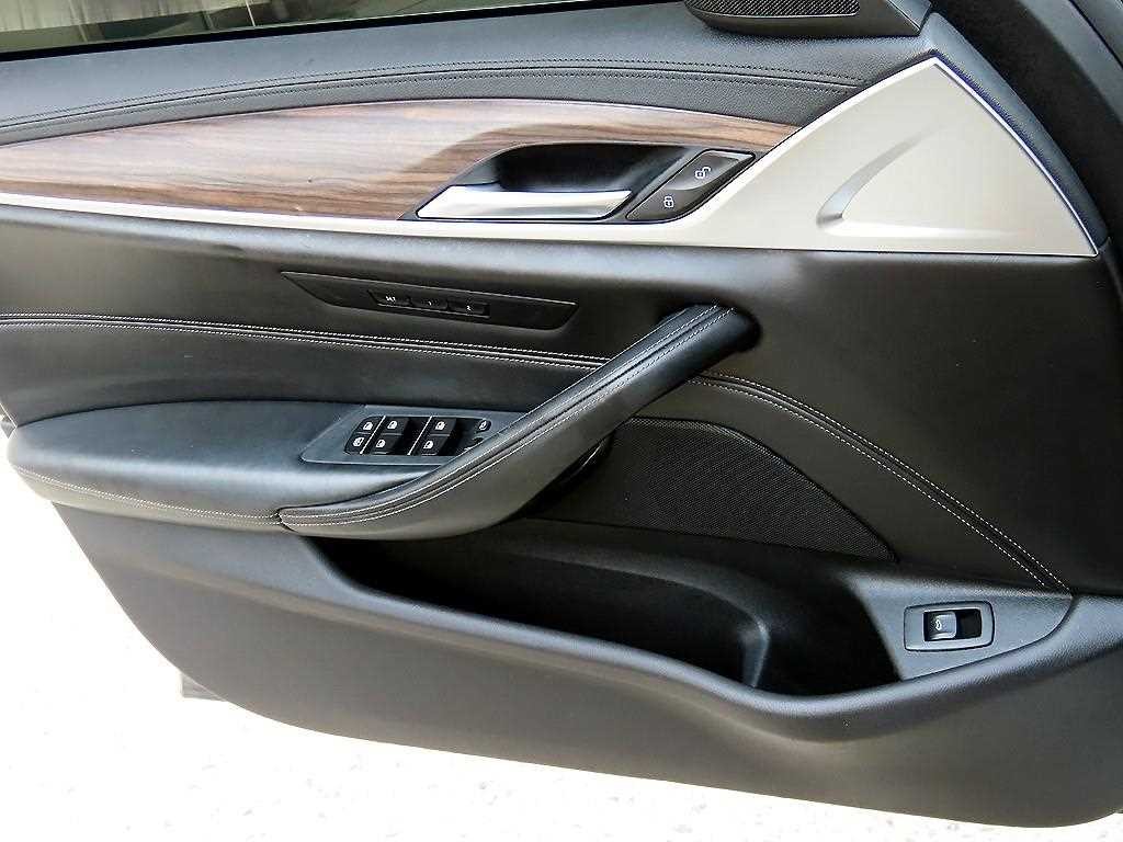 BMW 5시리즈 5시리즈 (G30) 520d xDrive M 스포츠 플러스 이미지 12