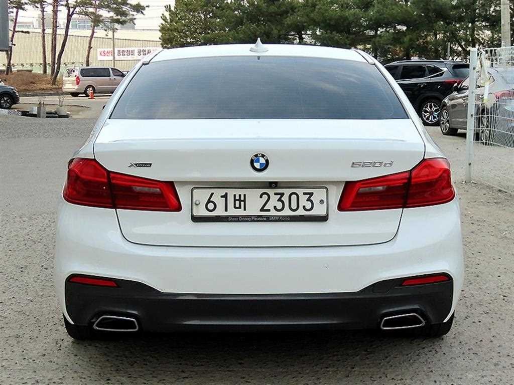 BMW 5시리즈 5시리즈 (G30) 520d xDrive M 스포츠 플러스 이미지 4