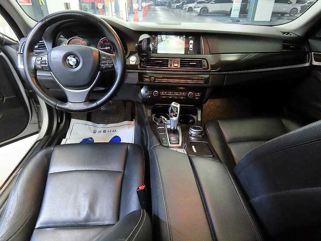 BMW 5시리즈 5시리즈 (F10) 520d xDrive 럭셔리 이미지 10