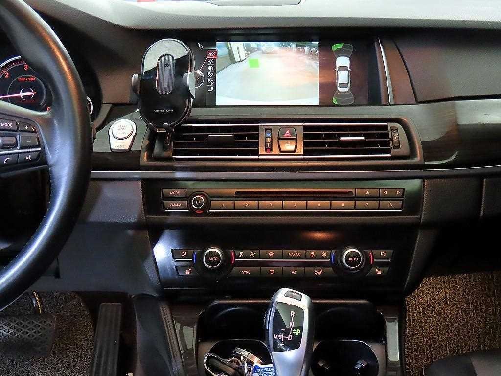 BMW 5시리즈 5시리즈 (F10) 520d xDrive 럭셔리 이미지 11