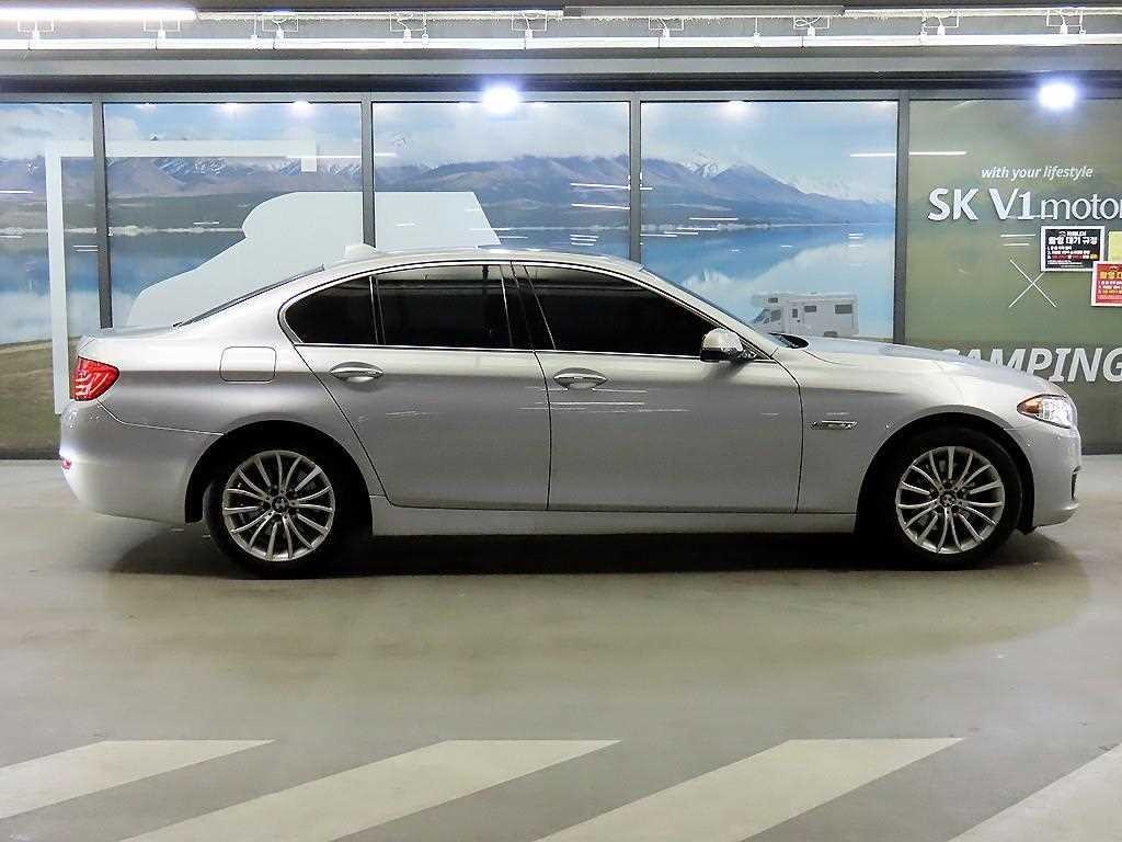 BMW 5시리즈 5시리즈 (F10) 520d xDrive 럭셔리 이미지 3