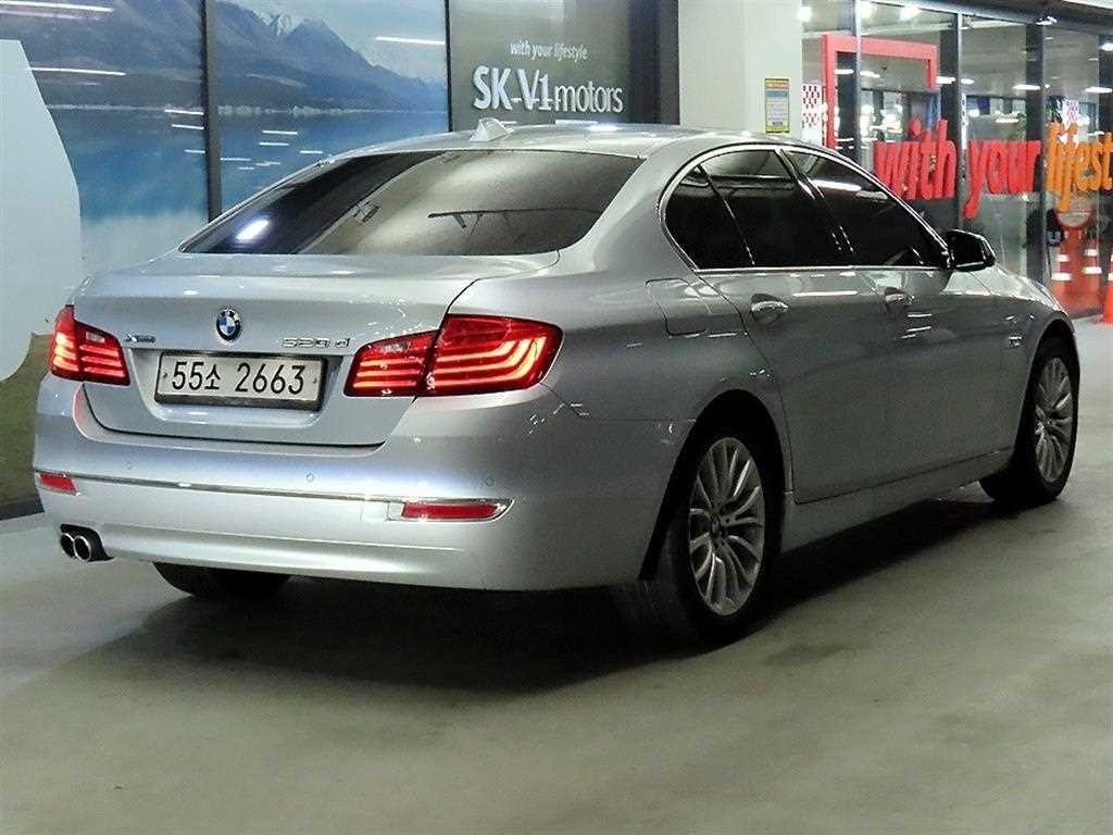 BMW 5시리즈 5시리즈 (F10) 520d xDrive 럭셔리 이미지 4