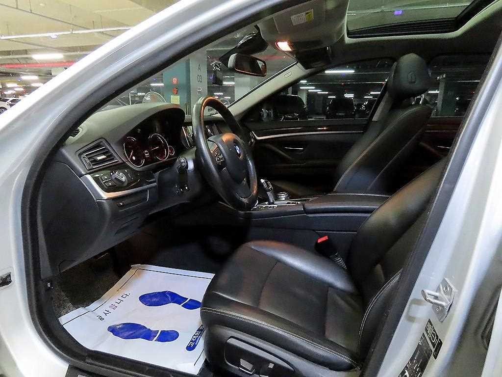 BMW 5시리즈 5시리즈 (F10) 520d xDrive 럭셔리 이미지 6