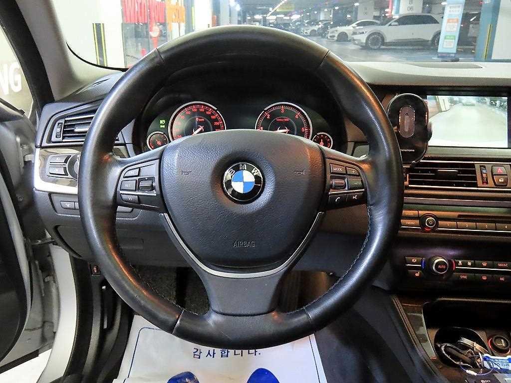 BMW 5시리즈 5시리즈 (F10) 520d xDrive 럭셔리 이미지 8