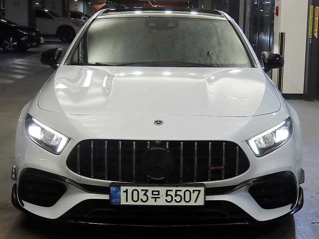 벤츠 A 클래스 A클래스 W177 AMG A45 4MATIC+ 해치백 이미지 2