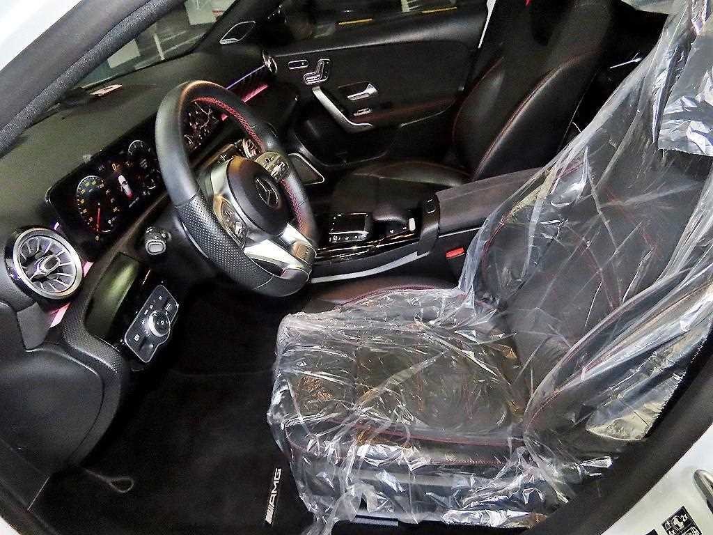 벤츠 A 클래스 A클래스 W177 AMG A45 4MATIC+ 해치백 이미지 6