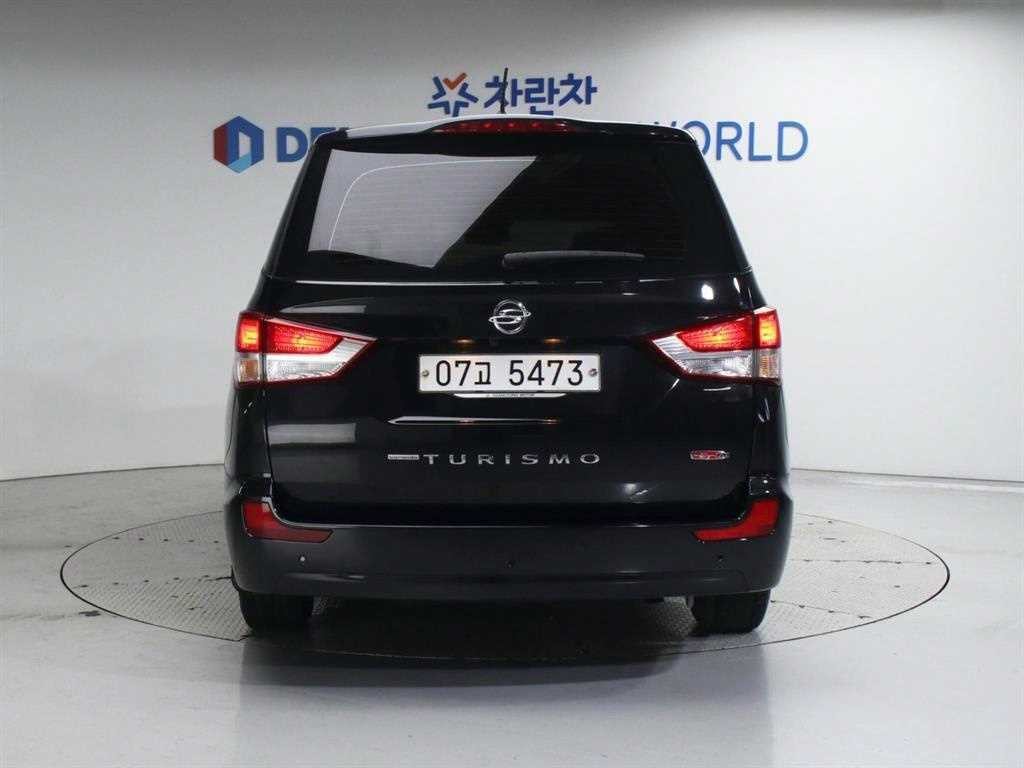KG모빌리티(쌍용) 코란도 코란도투리스모 4WD TX 9인승 이미지 4