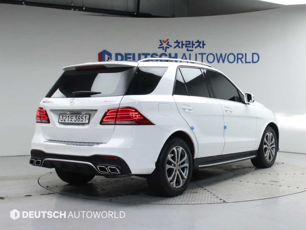 벤츠 GLE 클래스 GLE 클래스 W166 GLE 250 d 4MATIC 이미지 2