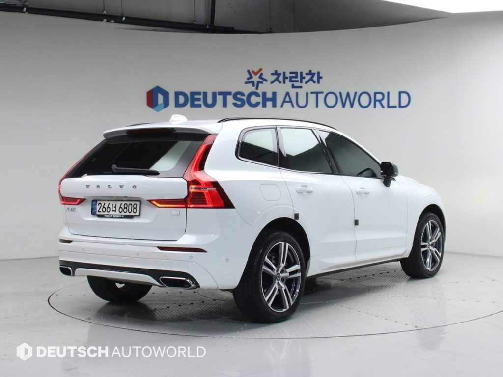 볼보 XC60 XC60(2세대) T8 AWD R-디자인 이미지 2