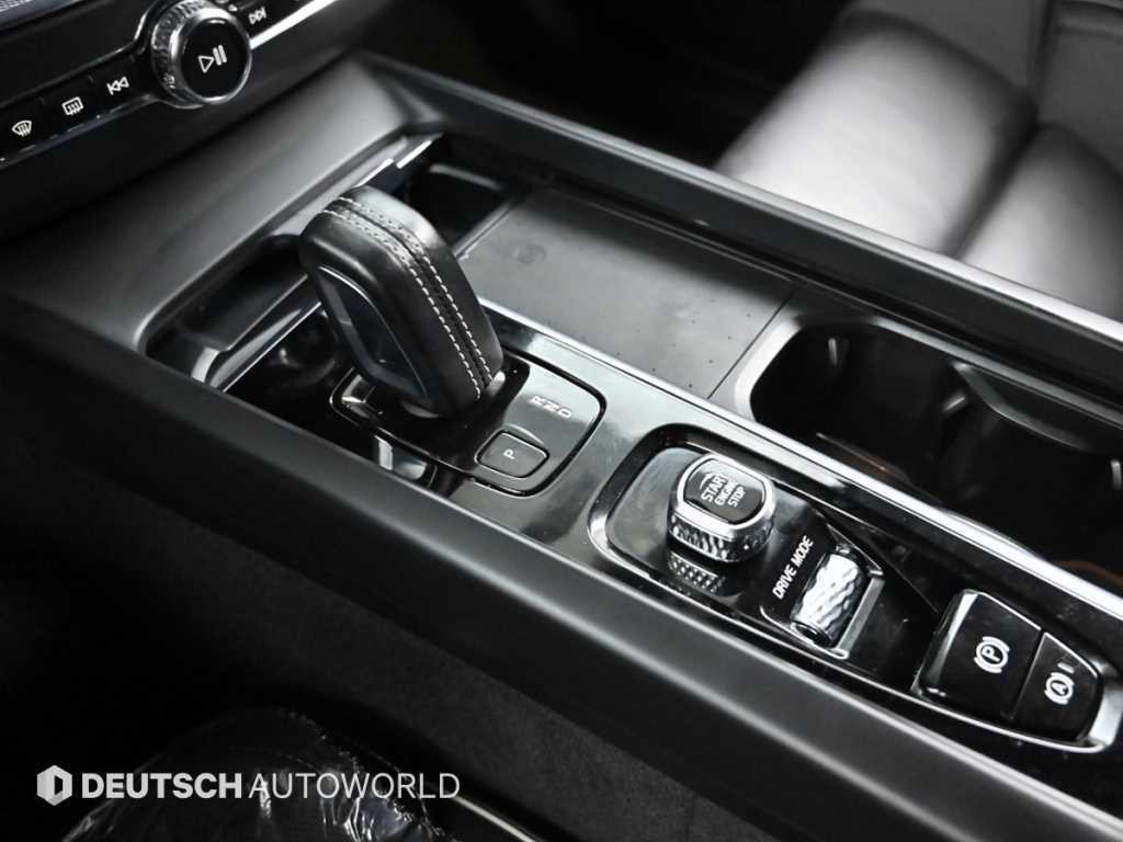 볼보 XC60 XC60(2세대) T8 AWD R-디자인 이미지 9