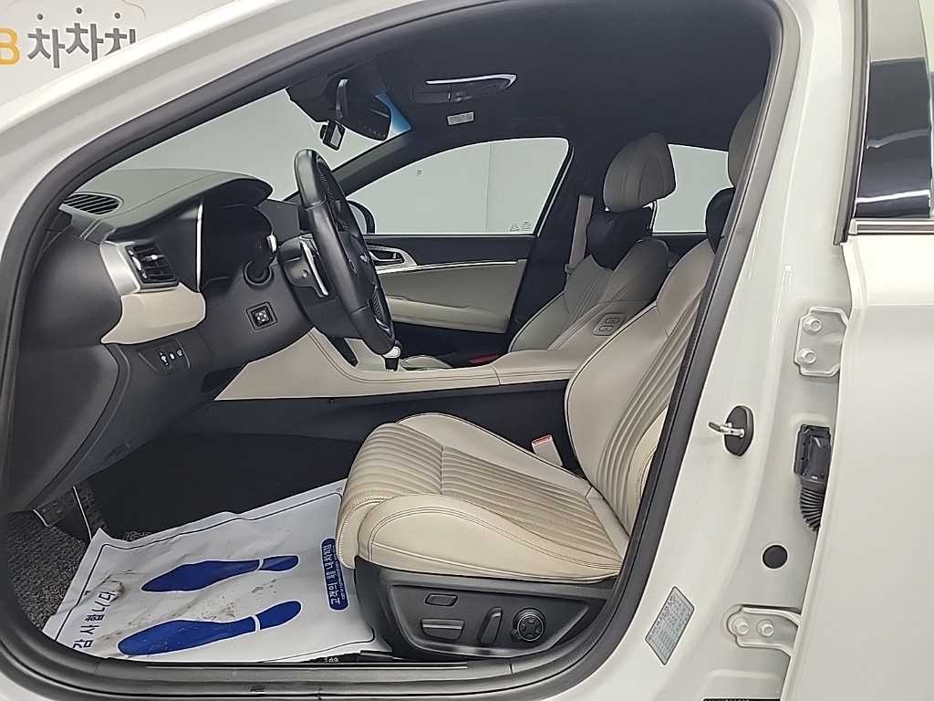 제네시스 G70 더 뉴 G70 가솔린 2.0T 2WD 스포츠 패키지 이미지 11