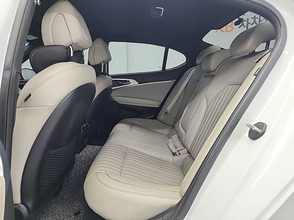 제네시스 G70 더 뉴 G70 가솔린 2.0T 2WD 스포츠 패키지 이미지 12