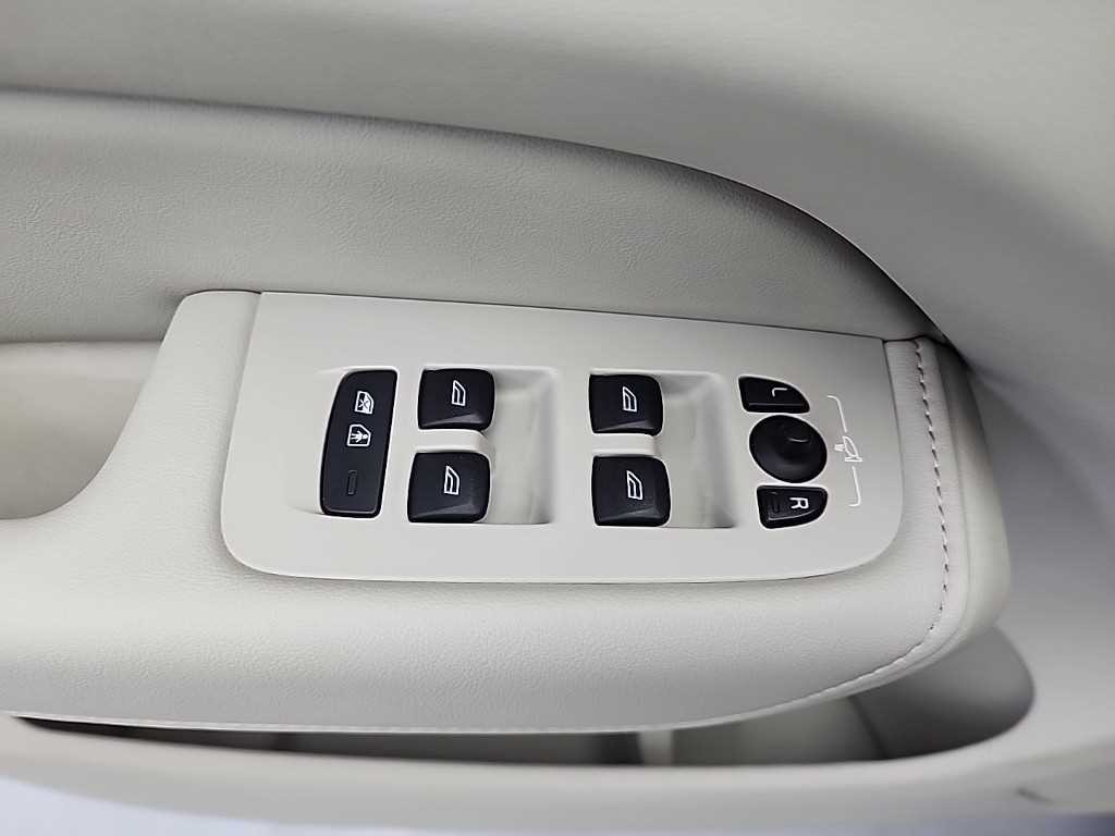 볼보 XC60 XC60(2세대) T8 AWD 인스크립션 이미지 17